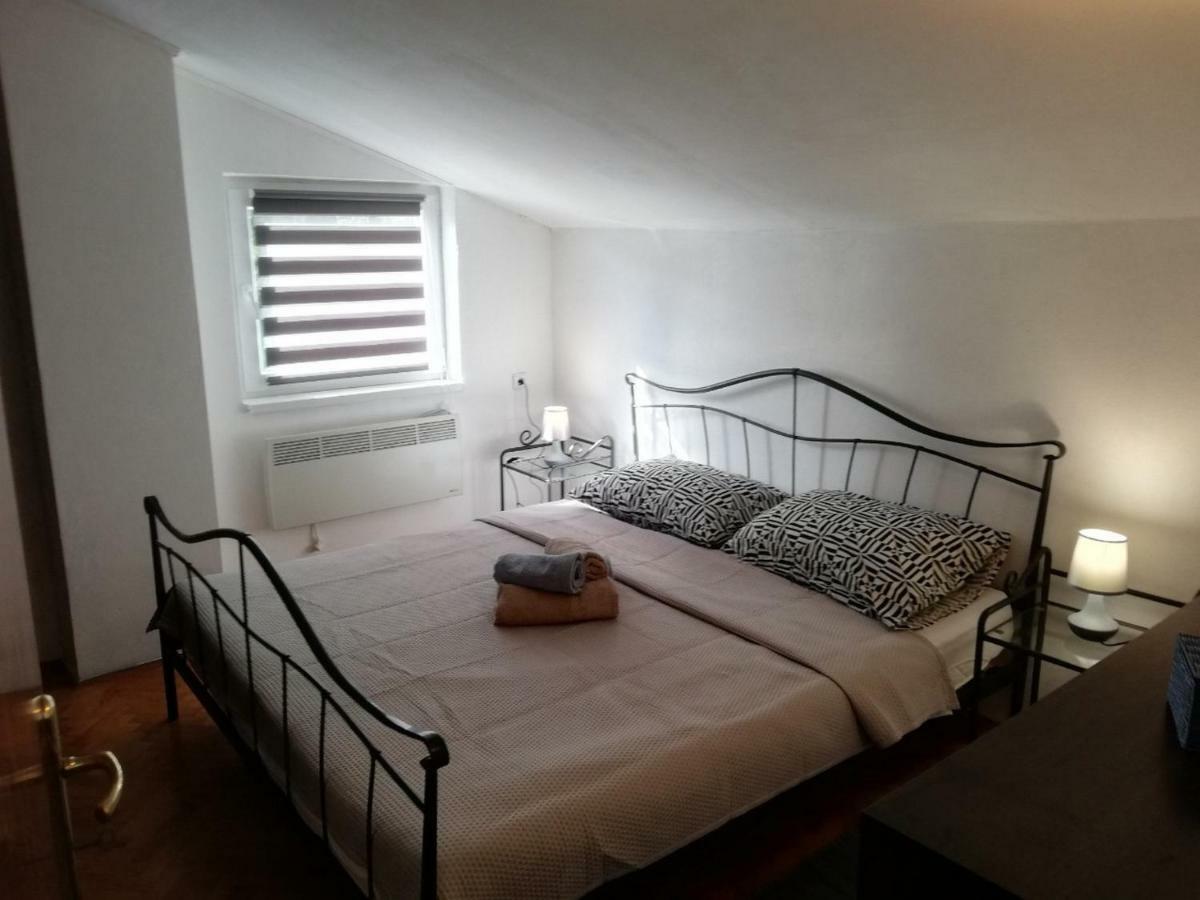 Penelope Apartment Pula Bagian luar foto